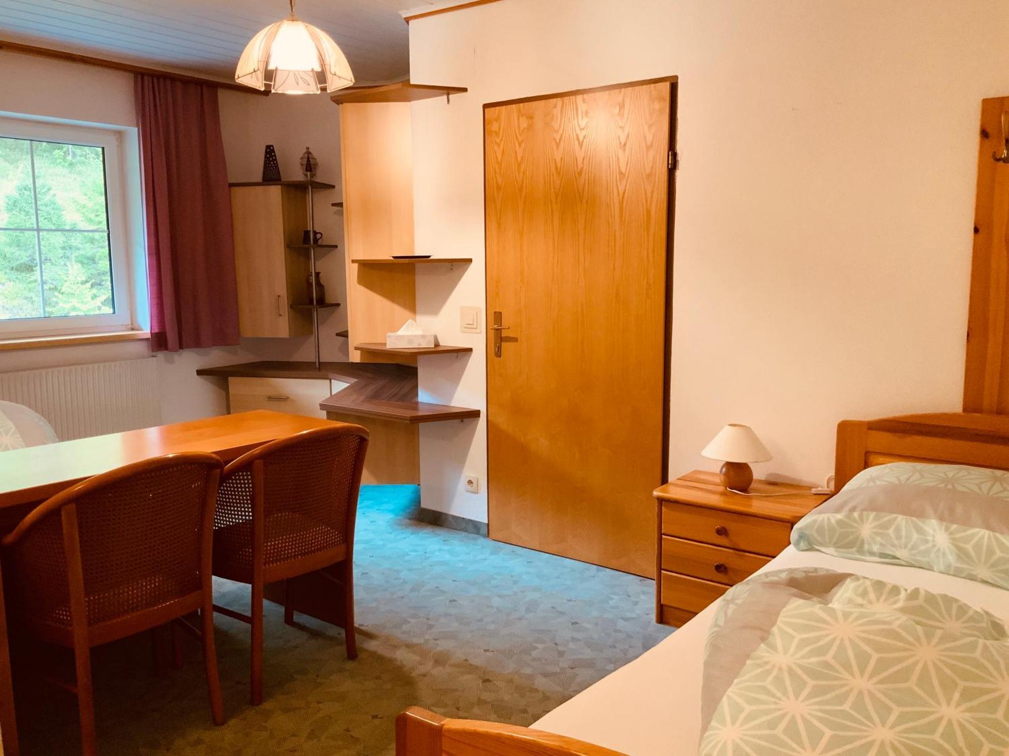 Motel Brunner Apartments & Zimmer Bad Eisenkappel Habitación foto
